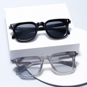 Gafas <span class=keywords><strong>de</strong></span> <span class=keywords><strong>Sol</strong></span> Cuadradas <span class=keywords><strong>de</strong></span> Lujo Unisex LvCong 2026 con Remaches, Protección UV400, al por Mayor, <span class=keywords><strong>de</strong></span> Diseñador, para Pesca - Product Image 3
