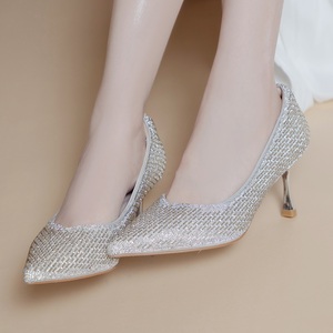 Escarpins de mariée argentés scintillants à talon fin - Product Image 1