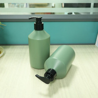 Vente en gros de flacons cosmétiques réutilisables en plastique PET vert noirâtre de 480 ml avec pulvérisateur à pompe pour shampoing et savon