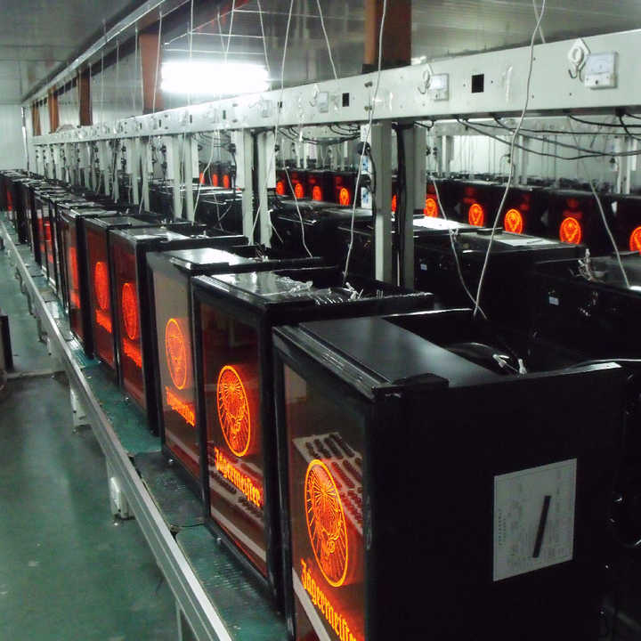 Jägermeister 冷蔵庫 LED照明付き H4b54fd508e0f4157acb87d867d14b