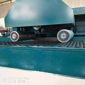 Scie à refendre multi-lames entièrement automatique à grande vitesse pour le bois <span class=keywords><strong>carré</strong></span>, petite machine de dé<span class=keywords><strong>coupe</strong></span> de bois pour le travail du bois - Product Image 2