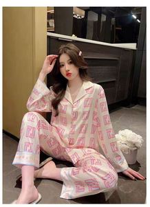 Pyjama en satin de luxe pour femmes Maxfree, nouvelle collection printemps-automne, vente chaude, imprimé floral en soie, ensemble de vêtements de maison à manches longues - Product Image 3