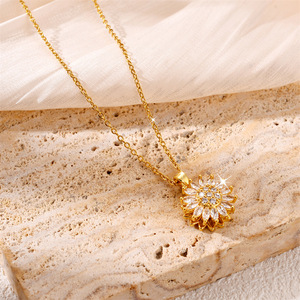 Collar con Colgante Giratorio de Girasol Vintage 2026 - Collar Unisex de Acero Inoxidable Chapado en Oro de 18k |   Moda de Aniversario - Product Image 4