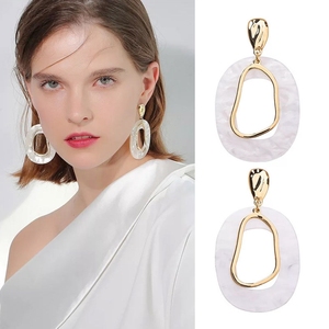 Boho Ragazze Alla Moda <span class=keywords><strong>Oro</strong></span> Irregolare Metallo <span class=keywords><strong>Bianco</strong></span> Della Resina Geometrica Dei Monili di Goccia Ovale Acetato Acrilico <span class=keywords><strong>Orecchini</strong></span> <span class=keywords><strong>Per</strong></span> Le Donne - Product Image 1