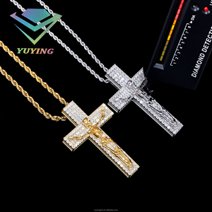Nuevo diseño de colgante de cruz de Jesús con incrustaciones de moissanita VVS, chapado en oro sobre plata de ley 925, pasa la prueba del diamante, certificado GRA, regalo. - Product Image 1