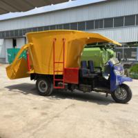 Nuova Macchina Miscelatrice e Tritatrice per Mangimi Avicoli, Autopropulsa, Mini TMR con Motore Diesel, Capacità 3 Tonnellate/Ora, Acciaio Resistente