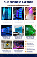 Fontaine Cascade LED Sur Pied de Haute Qualité avec Cadre Blanc en Acier Inoxydable et Panneau de Verre Motif Mariage