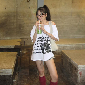 Haut d'été à manches courtes en coton imprimé tricoté éco-responsable, coupe ample, style décontracté streetwear, épaules dénudées pour femme - Product Image 5