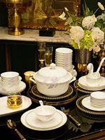 Nouvel ensemble de vaisselle en porcelaine fine de style chinois, peint à la main, bord doré, motif floral, résistant au four et à la chaleur, cadeau de mariage de luxe