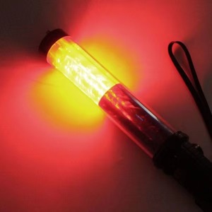 CITICITY กระบองไฟจราจร LED แบบชาร์จไฟได้ - กระบองไฟเตือนอเนกประสงค์พร้อมนกหวีดเตือนภัย - Product Image 3