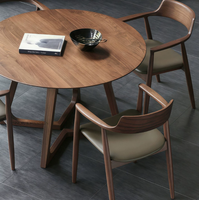 Table ronde en bois massif et ensemble de chaises modernes en bois avec sièges en cuir pour café et hôtel (vente en gros)