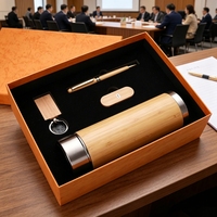 Personalisiertes Geschenkset UV-Bedruckter Schlüsselanhänger Stift Kartenhalter Marketing-Geschenk Großhandel Angepasste Büro Firmen Werbegeschenke