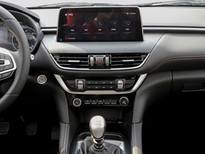 Nouvelle offre spéciale 5 sièges 2WD/4WD Diesel/essence 2.0T Foton Tunland <span class=keywords><strong>Yutu</strong></span> pick-up - Product Image 6