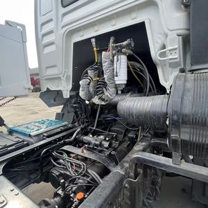 Truk Traktor Bekas Shacman Mesin Diesel Standar Emisi Euro 3 Penggerak 6x4 10 Roda Kemudi Kiri Merek Weichai Belakang - Product Image 5