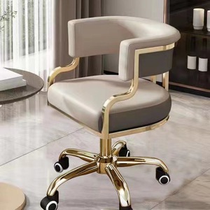 Silla de Oficina Giratoria Ajustable de Cuero para Jefes y Belleza - Product Image 4