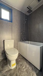 Maison conteneur modulaire extensible en acier préfabriqué et panneaux sandwich bois, 20 et 40 pieds, avec chambre, salon, cuisine et salle de bain, vente en gros - Product Image 4