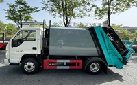 Camion compacteur à ordures ISUZU 5 m³ 4x2 Diesel Boîte de vitesses manuelle