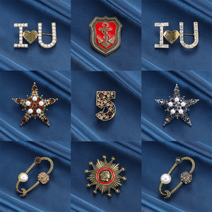Broche en alliage pour enfants, style écusson de <span class=keywords><strong>sorcier</strong></span>, cravate de revers, motif Lion, cadeau pour fêtes <span class=keywords><strong>et</strong></span> mariages, accessoire vestimentaire - Product Image 1