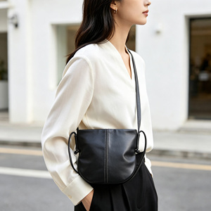Elegante Bolso Bandolera de Cuero Minimalista para Mujer, Forma Curva Suave, Correa Anudada, Bolso de Hombro Casual - Product Image 6