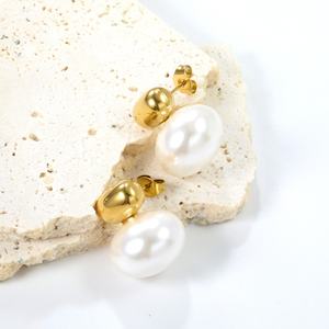 Boucles d'oreilles tendance personnalisables en acier inoxydable plaqué or 18 carats, étanches, avec perles et boules volumineuses pour femmes - Product Image 4