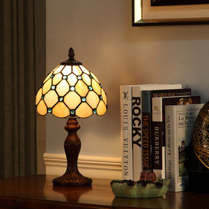 <span class=keywords><strong>Petite</strong></span> <span class=keywords><strong>lampe</strong></span> <span class=keywords><strong>Tiffany</strong></span> au design baroque, <span class=keywords><strong>lampe</strong></span> de table en verre teinté artisanal pour petit espace, chambre à coucher, table de chevet, bureau à domicile - Product Image 1