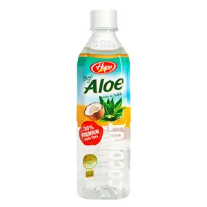 Boisson d'aloe vera aromatisée aux jus de fruits tropicaux avec des pulpes de raisin emballées en bouteille