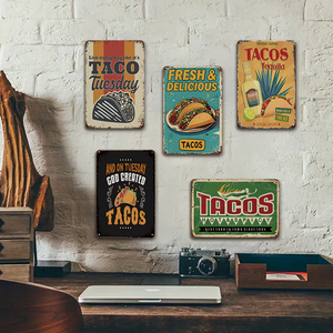 Panneau métallique vintage sur le thème des tacos mexicains avec impression « Hot & Spicy » - Product Image 2