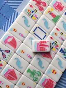 Jeu <span class=keywords><strong>de</strong></span> société personnalisé <span class=keywords><strong>en</strong></span> acrylique Jumbo <span class=keywords><strong>1</strong></span>,5 pouces, Mahjong côtier américain |   Ensemble complet <span class=keywords><strong>de</strong></span> 160 tuiles avec gravure laser <span class=keywords><strong>de</strong></span> voilier et phare - Product Image 3