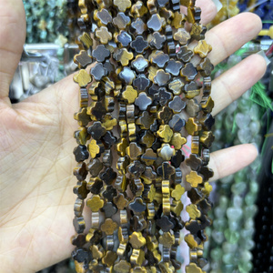 HUI RUI Piedra Natural 8*8*3mm Cuentas de trébol Piedra Natural Cristal Forma de trébol Cuentas espaciadoras de piedra para la fabricación de joyas Collar - Product Image 4