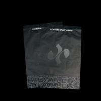 Sacs d'expédition d'expédition en plastique de courrier adhésif noir biodégradable poly sacs d'expédition en poly personnalisés