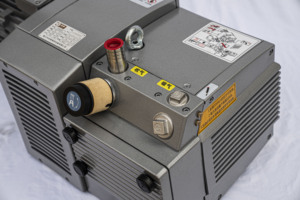 Yüksek kalite özelleştirilmiş döner kanatlı vakum pompası OEM desteği yüksek basınçlı baskı presleri küresel tedarik - Product Image 5