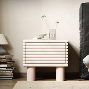 طاولة خشبية ذات تصميم بسيط لحمل الأعضاء والكريمات تستخدم أثناء النوم أو اثناء النوم في السرير