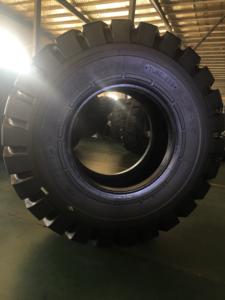 Pneus tout-terrain polarisés de haute qualité du fabricant chinois 20.5/70-16 tout au long de l'année - Product Image 3