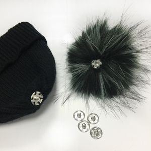 12-14cm vert foncé avec pointe blanche <span class=keywords><strong>fourrure</strong></span> artificielle en peluche <span class=keywords><strong>fausse</strong></span> <span class=keywords><strong>fourrure</strong></span> de renard pompon avec bouton pour bonnet (pour les articles en stock uniquement) - Product Image 2