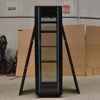 Baie de serveur autoportante SYNSTRO pour centre de données IT régional, 32U, 19 pouces, 600x600mm, armoire réseau IP20 en acier SPCC, en stock