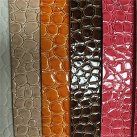 Nouveau design en cuir PU recyclé gaufré imitation crocodile pour sacs à main, chaussures et canapés : confort et durabilité améliorés