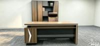 Bureau de direction modulaire contemporain en forme de L avec armoire à tiroirs latérale pour usage professionnel