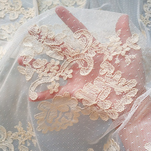 Tecido de Renda Transparente Off-White, Tecido de Malha com Bordado <span class=keywords><strong>Floral</strong></span> Barroco Antigo para Cortinas, Vestidos de Noiva e Trajes de Casamento - Product Image 1