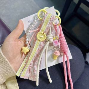 En stock : Porte-clés voiture pour filles, bracelet de poignet fait main avec perles vertes et roses, chaîne de téléphone tressée à fleurs, breloques de luxe pour sac de plage pour femmes et les fêtes - Product Image 3