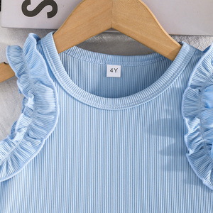 ชุดเซ็ตสองชิ้นแฟชั่นลำลองสำหรับเด็กผู้หญิง ประกอบด้วยเสื้อแขนระบายประดับโบว์จีบสวยงาม และกางเกงขาสั้น พร้อมกระเป๋า สำหรับเด็กอายุ 3-7 ปี - Product Image 3