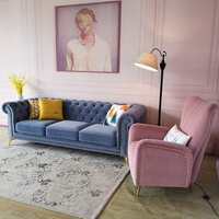 Canapé Chesterfield carré moderne en tissu capitonné trois places avec pieds en bois – Idéal pour villa, école, sous-sol, salon – Styles de meubles