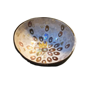 Vente en gros Kinghandicraft, bol décoratif en bois classique, mosaïque, nacre, coquille de noix de coco, écologique, durable, pour salade - Product Image 1