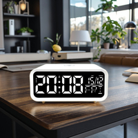 Vente en gros Nouveau Réveil de table électronique numérique multifonctionnel avec affichage de veilleuse à LED Chargement sans fil Horloges de table intelligentes