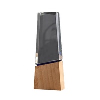 Trophée en cristal cubique créatif en bois pour événements et réunions annuelles d'entreprise, vente en gros, trophée commémoratif en cristal