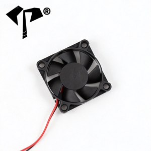 مروحة تبريد عالية السرعة بدون فرش 4510 مقاس 45*45*10 مم منخفضة الضوضاء مربعة الشكل IP68 - Product Image 2