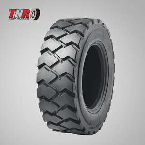 Neumático Bossman para Minicargadora 14-17.5 14PR con Bloque L4 Profundo - Product Image 3