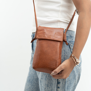 Sac bandoulière de luxe en cuir véritable pour homme et femme avec organisation fonctionnelle – Vente en gros au meilleur prix - Product Image 6