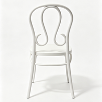 Chaise empilable en plastique blanc à dossier courbé, chaise pour hôtel, banquet, mariage, événementiel, vente en gros et location pour fêtes