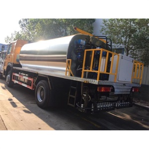 Camion pulvérisateur de bitume Sino Howo pour l'entretien routier et la distribution d'asphalte - Product Image 2