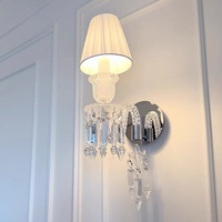 Applique murale en cristal moderne de luxe de haute qualité à 1 lumière pour hôtel, villa, salon, chambre à coucher, chevet, style européen, type bougie